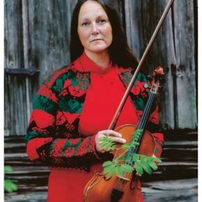 »Vänta inte med att dansa« - Samtal med Emma Härdelin »Vänta inte med att dansa« - Samtal med Emma Härdelin